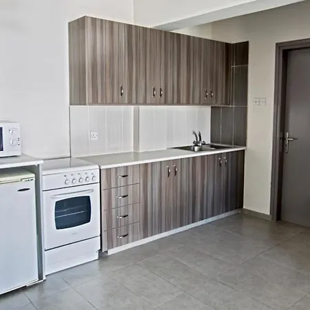 You Will Love This Luxury 1 Bedroom Holiday In With Private Pool, 1326 איה נאפה